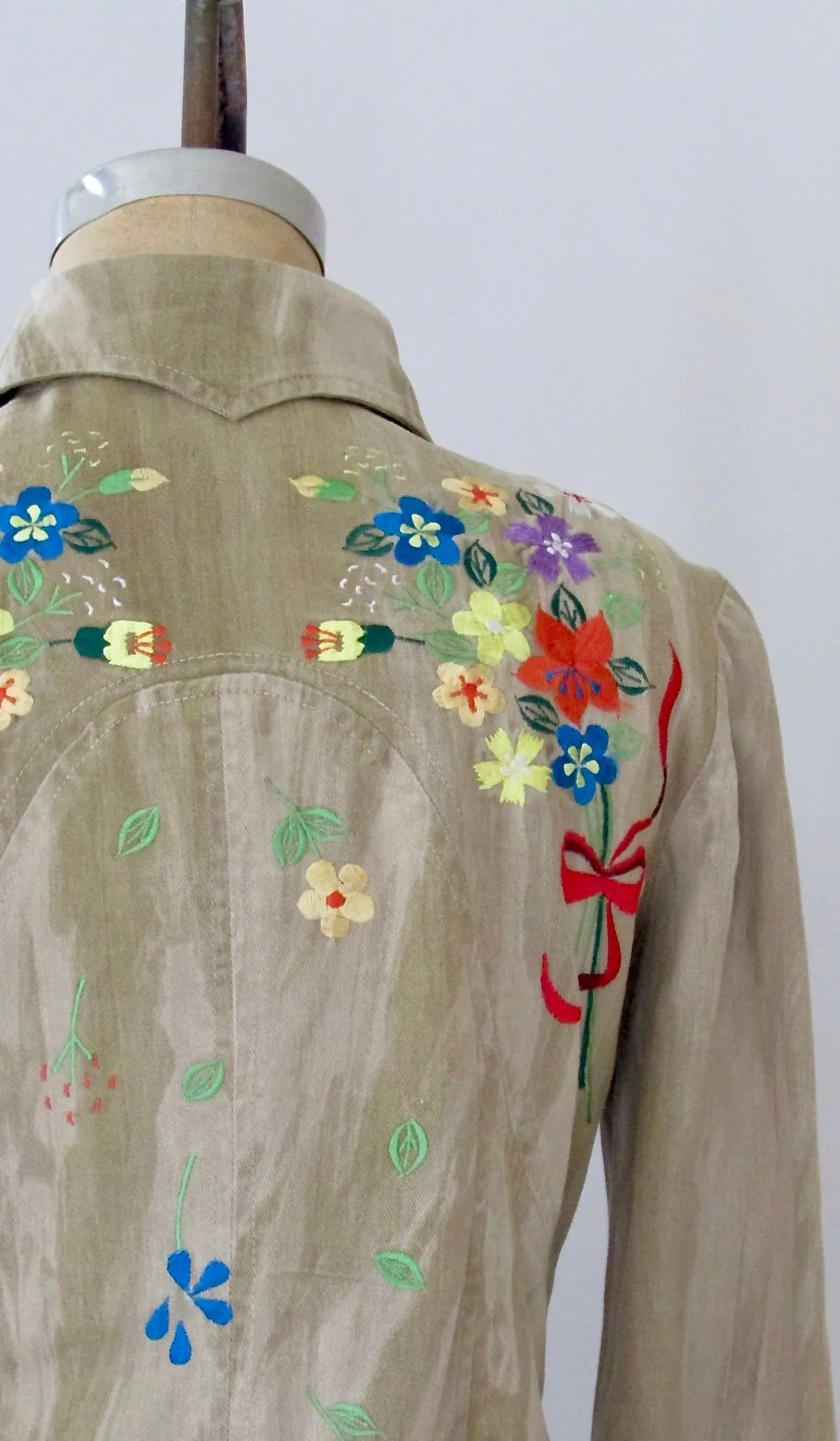 TUCKER KNITS 70s Embroidered Denim Jacket & Pants Two Piece, Medium